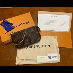 Louis Vuitton Mini Pochette